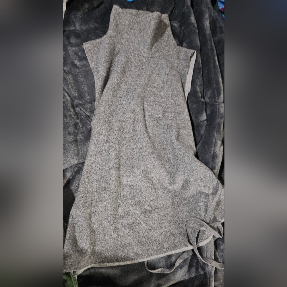 Zara sleevless turtleneck style sweater